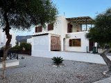 Magusa Tatlısu bölgesinde satılık 4+1 villa