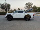 33 Model Otomatik Toyota Hilux