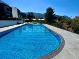 Girne Alsancak'ta 3+1 Lüks Tasarlanmış Satılık İkiz Villa