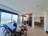 Girne Edremit'te Ultra Lüks 4+1 Deniz Manzaralı Villa
