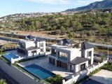 Girne Esentepe'de Denize Sıfır Ultra Lüks Villa