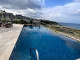 Girne Esentepe'de Denize Sıfır Ultra Lüks Villa