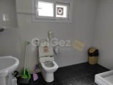 Girne merkezde savoy otele 600 metre mesafede kiralık komple bina