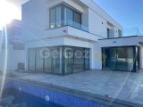 Girne, Bellapais'te satılık muhteşem 5+2 triülex villa