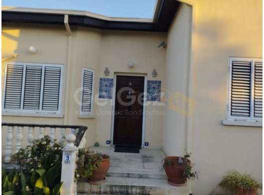 ACİL SATIŞ!!!! Girne Çatalköy'de satılık 4+1 bungalov villa