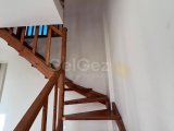 Karşiyakada satılık 4+1 villa,Çok uygun Fiyatta !!!!!!
