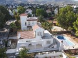 Girne, Karşıyaka bölgesinde satılık 3+1 villa