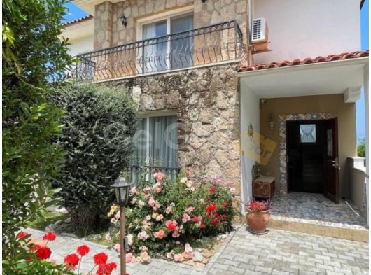 Girne, Lapta bölgesinde satılık güzel 3+1 villa