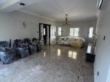 Girne, Zeytinlik bölgesinde satılık 4+1 villa