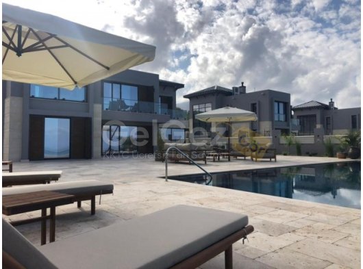 Esentepe’de satılık 4+1 lüks Denize sifir villalar , Kapanmaz Deniz manzaralı