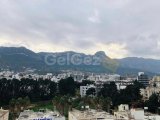 Girne Merkez’de satılık 3+1 lüks ,full eşyalı daire ,Deniz ve Dağ Manzaralı