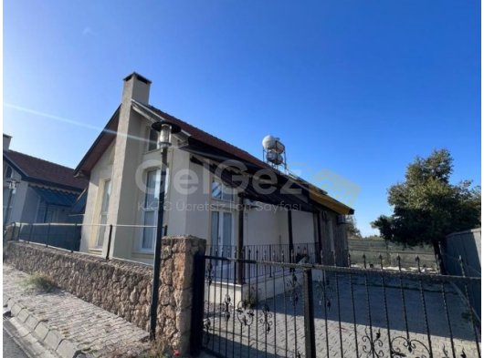 Karşiyakada satılık 4+1 villa, Deniz manzaralı