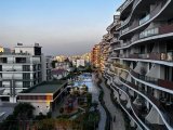 Girne Merkezde satılık Sitenin içinde 2+1 ful eşyalı daire