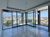 Girne Merkezde satılık 3+1 Deniz Manzaralı penthouse daire