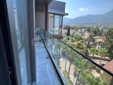 Girne Merkezde satılık 3+1 Deniz Manzaralı penthouse daire
