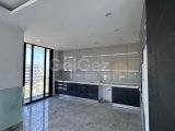 Girne Merkezde satılık 3+1 Deniz Manzaralı penthouse daire