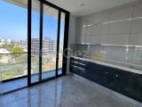 Girne Merkezde satılık 3+1 Deniz Manzaralı penthouse daire