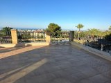 Girne Merkezde satılık muazzam 5+2 Malikane.
