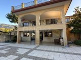 Girne Merkezde satılık muazzam 5+2 Malikane.
