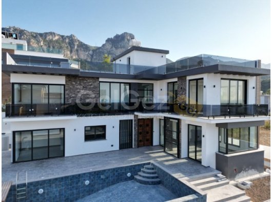 Zeytinlikte satılık 4 yatak odalı lüks villa , Dağ ve Deniz manzaralı, Türk koçan