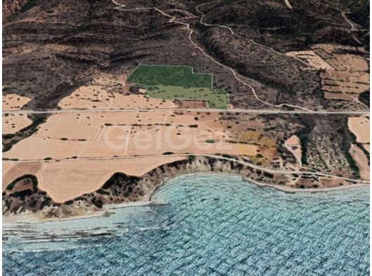Gazimağusa Kaplıca'da 42 dönüm satılık arsa