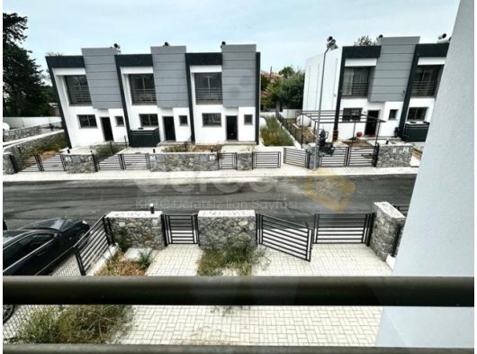 Alsancak'ta satılık 2+1 dubleks ikiz villa