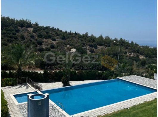 Girne , Belapais'de ortak yüzme havuzlu satılık 2+1 lüks daire