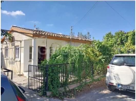 LEFKOŞA/DUMLUPINAR' DA TEK ARSA İÇİNDE 2 ADET SATILIK 2+1 MÜSTAKİL EVLER