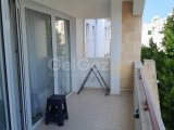 Girne merkezde Havuzlu site içinde kiralık full eşyalı 1+1 daire