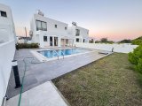 Karaoğlanoğlu'nda kiralık özel yüzme havuzlu 3+1 dubleks modern villa
