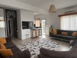 GİRNE/ALSANCAK'TA HAVUZLU SİTEDE SATILIK 3+1 EŞYALI DAİRE