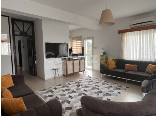 GİRNE/ALSANCAK'TA HAVUZLU SİTEDE SATILIK 3+1 EŞYALI DAİRE