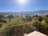 GİRNE/ALSANCAK'TA HAVUZLU SİTEDE SATILIK 3+1 EŞYALI DAİRE