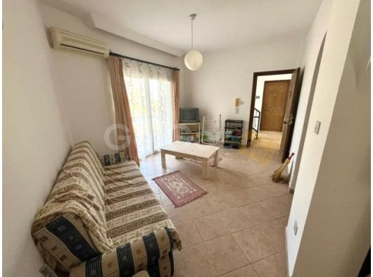 ALSANCAK'ta ortak yüzme havuzlu sitede satılık 2+1 daire