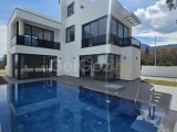 GİRNE/ALSANCAK'TA SATILIK ÖZEL HAVUZLU 4+1 SIFIR VİLLA