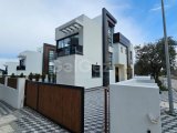 GİRNE/ALSANCAK'TA SATILIK ÖZEL HAVUZLU 4+1 SIFIR VİLLA