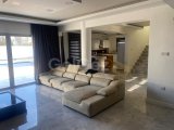 Girne Çatalköy'de kiralık 3+1 yüzme havuzlu villa