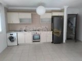 Girne merkezde Havuzlu site içinde kiralık full eşyalı 1+1 daire