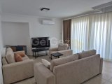 Girne merkezde Havuzlu ve bakımlı site içinde kiralık full eşyalı 3+1 daire