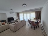 Girne merkezde Havuzlu ve bakımlı site içinde kiralık full eşyalı 3+1 daire