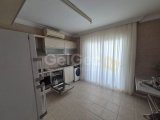 Girne merkezde Havuzlu ve bakımlı site içinde kiralık full eşyalı 3+1 daire