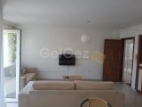 Girne merkezde Havuzlu site içinde kiralık full eşyalı 1+1 daire