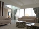 LEFKOŞA/GÖNYELİ' DE 5+1 SATILIK VİLLA