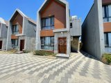 LEFKOŞA/MİNARELİKÖY' DE PALMİYE SİTESİNDE TÜRK KOÇANLI SATILIK 2+1 BAHÇELİ DUBLEX EV