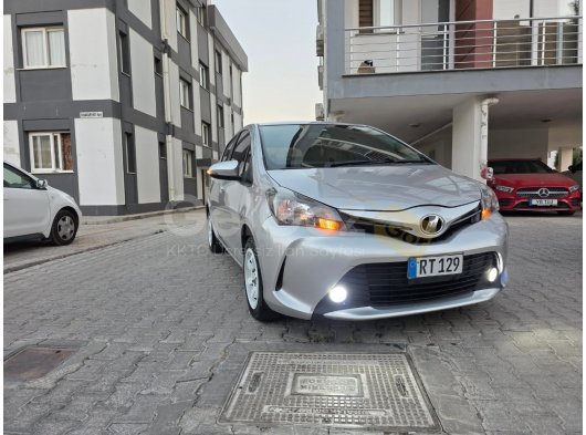 TOYOTA VITZ 2014