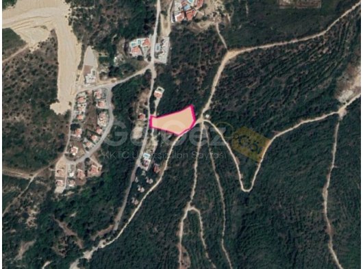 GİRNE/ALSANCAK'TA 3 VİLLA PROJE İZNİ ALINMIŞ SATILIK ARSA