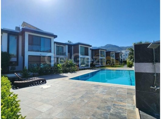 GİRNE/ALSANCAK'TA SATILIK 4+1 FUL EŞYALI VİLLA