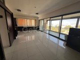 GİRNE MERKEZDE KİRALIK TİCARİ İZİNLİ 2+1 DAİRE