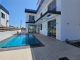GİRNE OZANKÖY ERDENER MARKET BÖLGESİ SATILIK 4+1 LÜKS VİLLA