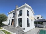 GİRNE/KARAOĞLANOĞLUDA SATILIK HAVUZLU 4+1 VİLLA